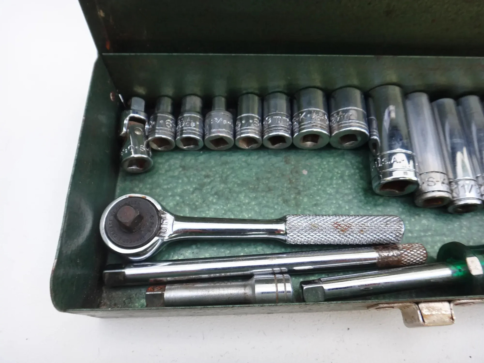 S-K Tools 1/4in Drive Socket Set 40954 Metric SAE Vintage Green Metal Case