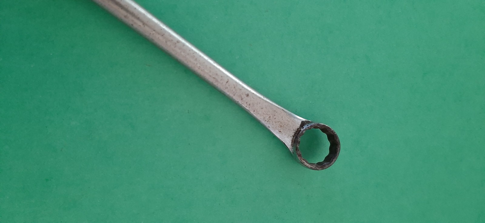 Blue-Point Tools USA 1/2″ x 9/16″ XD-1618 Offset Round Handle Box-end Wrench 721