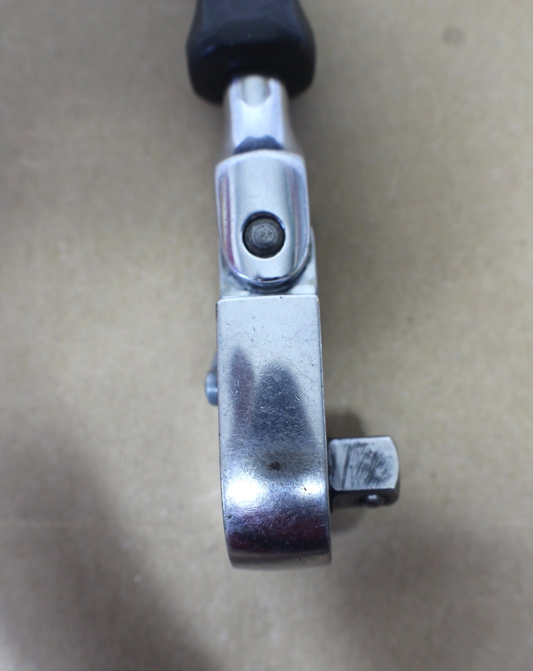 SNAP-ON MODEL FK835 (3/8″ DRIVE) FLEX-HEAD RATCHET BLACK HARD HANDLE