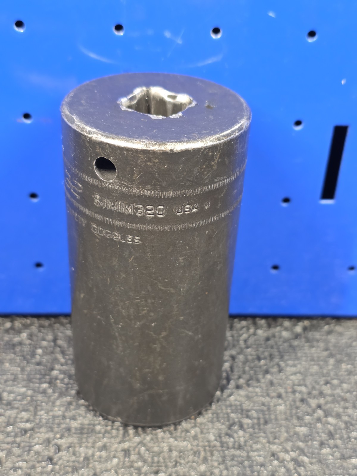 Snap-on Tools SIMM320 32mm 1/2″ Drive Metric DEEP 6-Point Impact Socket USA