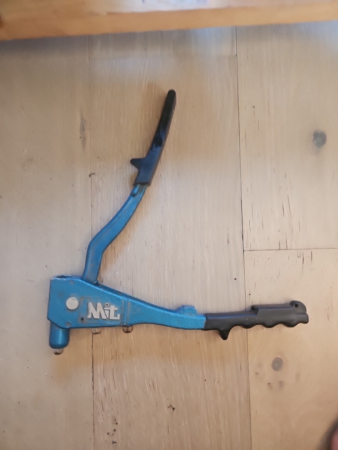 MIT Michigan Industrial Tools Rivet Gun – Riveter Pre-owned Owned