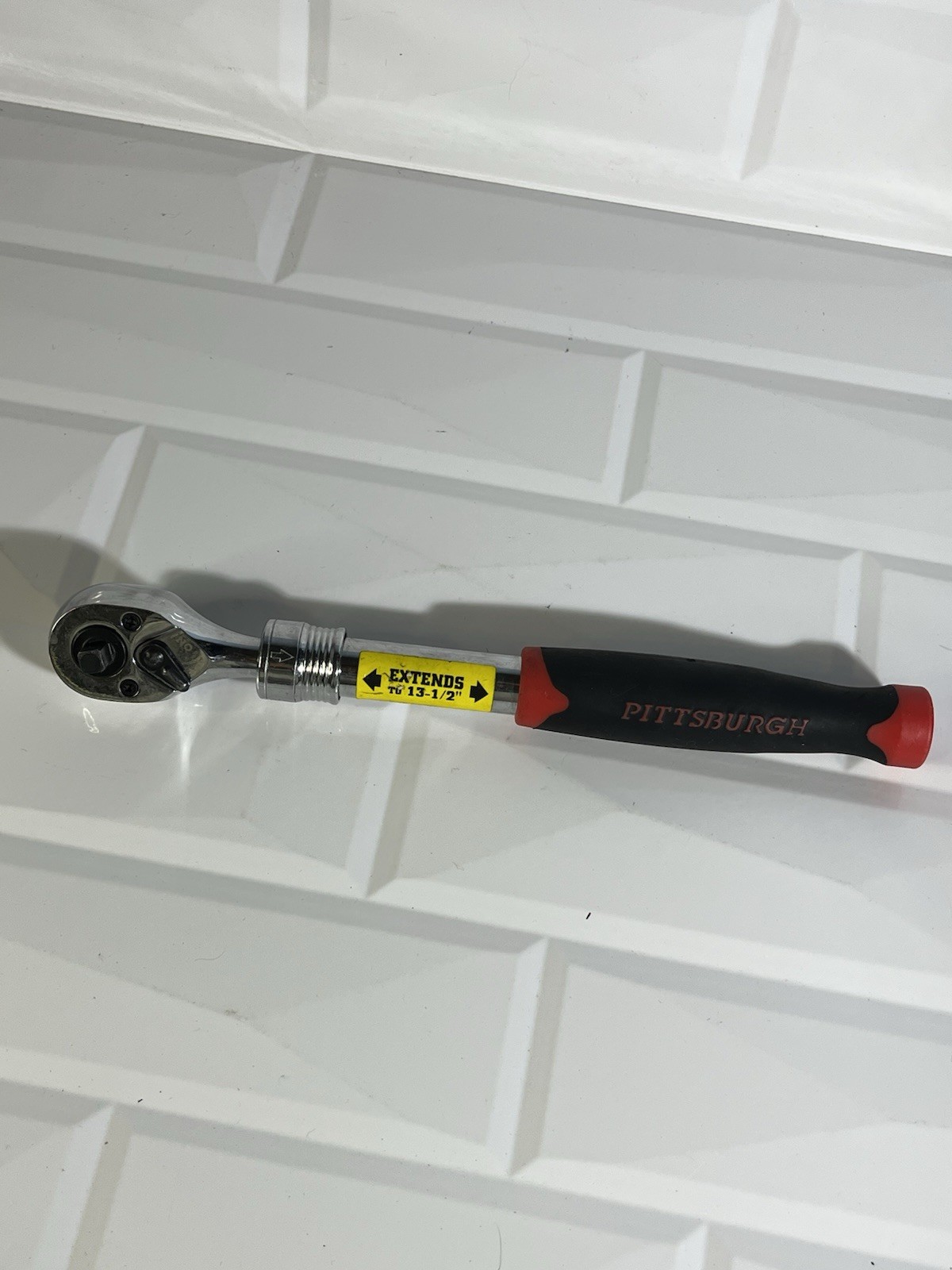 Pittsburgh Extendable Ratchet 3/8″- 1/4″ Drive Extends to 13-1/2″