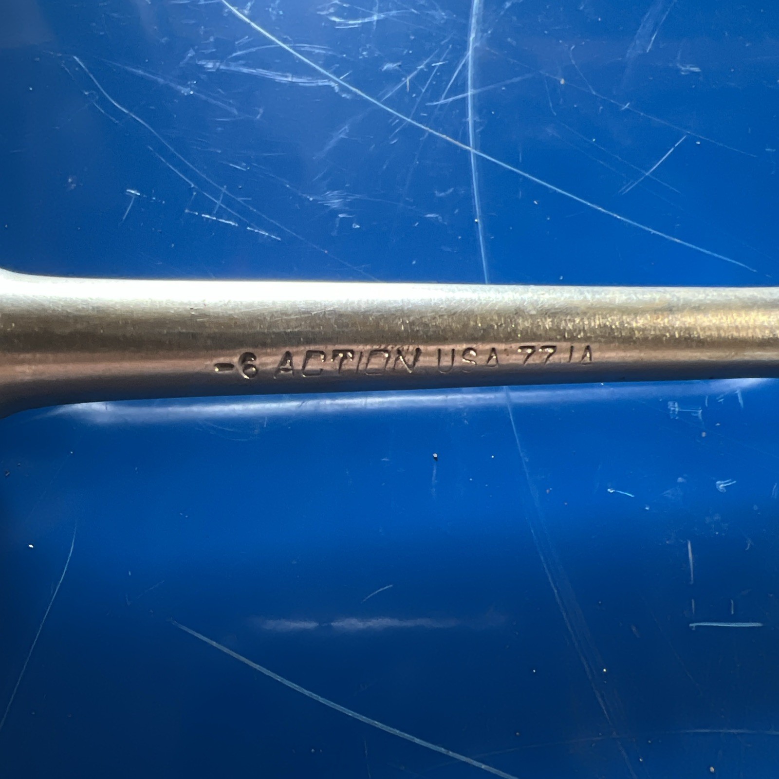 Action Tools 7-3/8″ Long Ratchet 3/8″ Drive Knurled Handl Round Head 77JA Vtg US