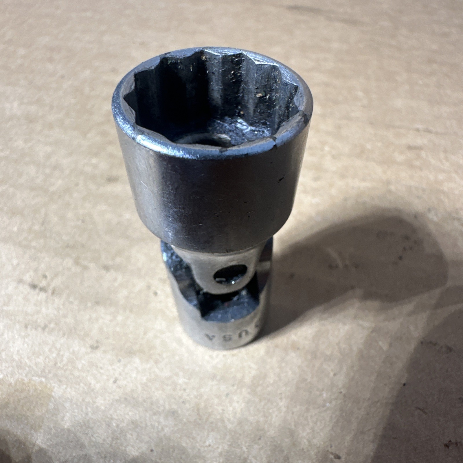 Snap-on Tools USA FVU20 5/8″ Shallow Universal Socket 3/8″ Drive 12pt Point