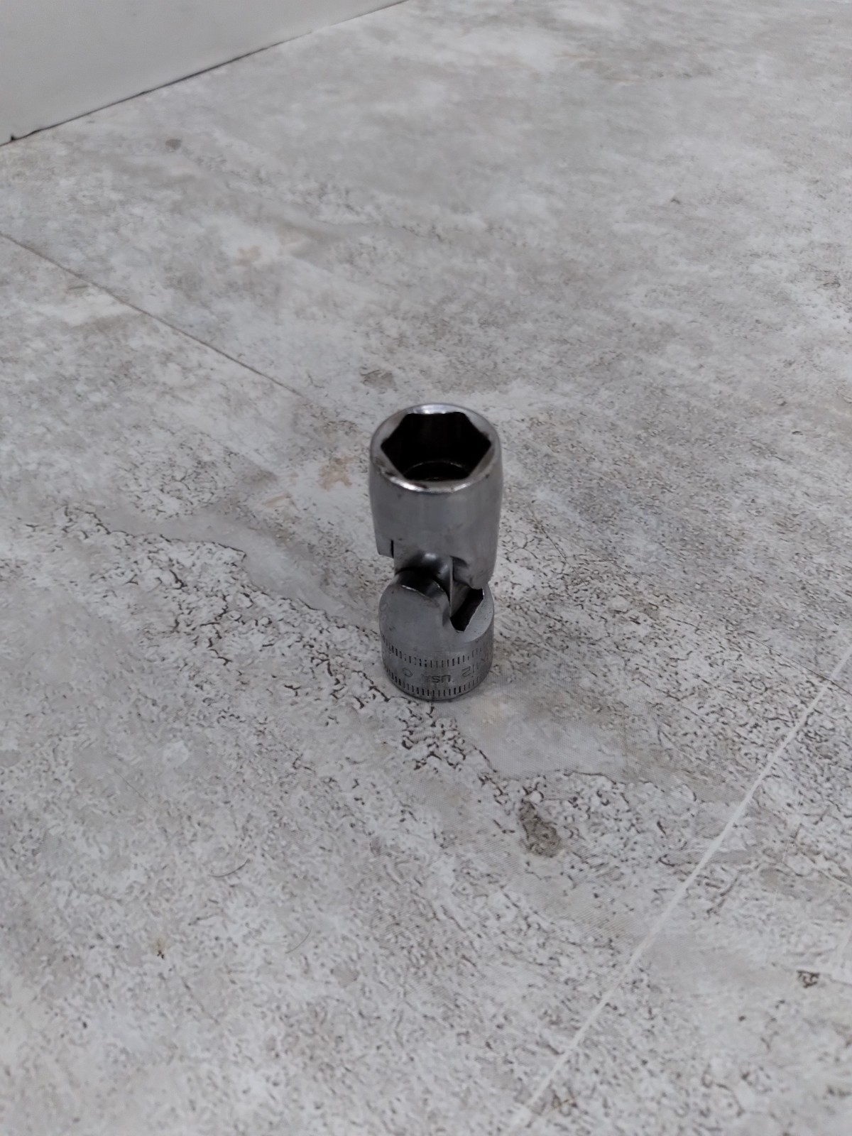 Snap On Tools 3/8″ Drive 6-Point Metric 12mm Universal Socket Standard FSUM12