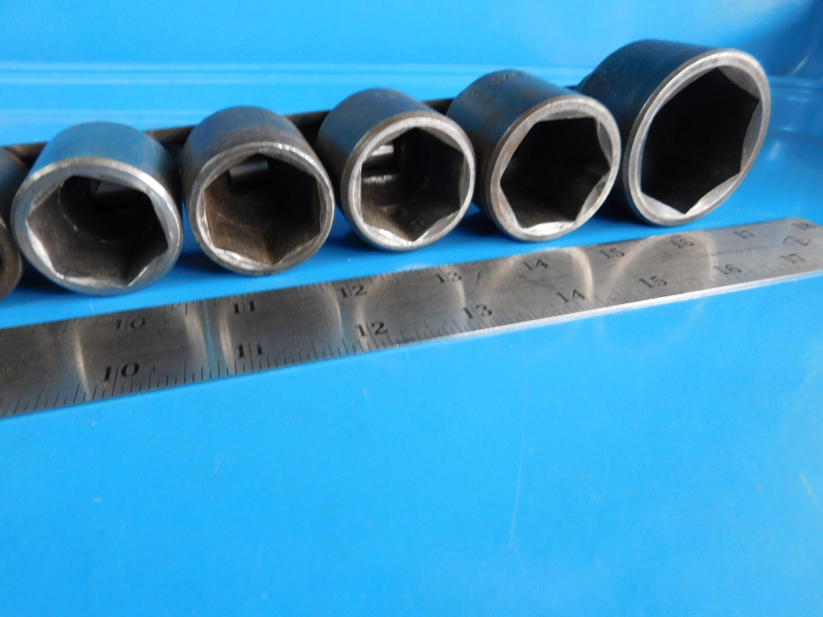 USED, MAC 1/2 IN. DR. SHORT SOCKETS (3/8 THRU 1-1/16 IN.) & 1-3/16, 1-1/2 IN