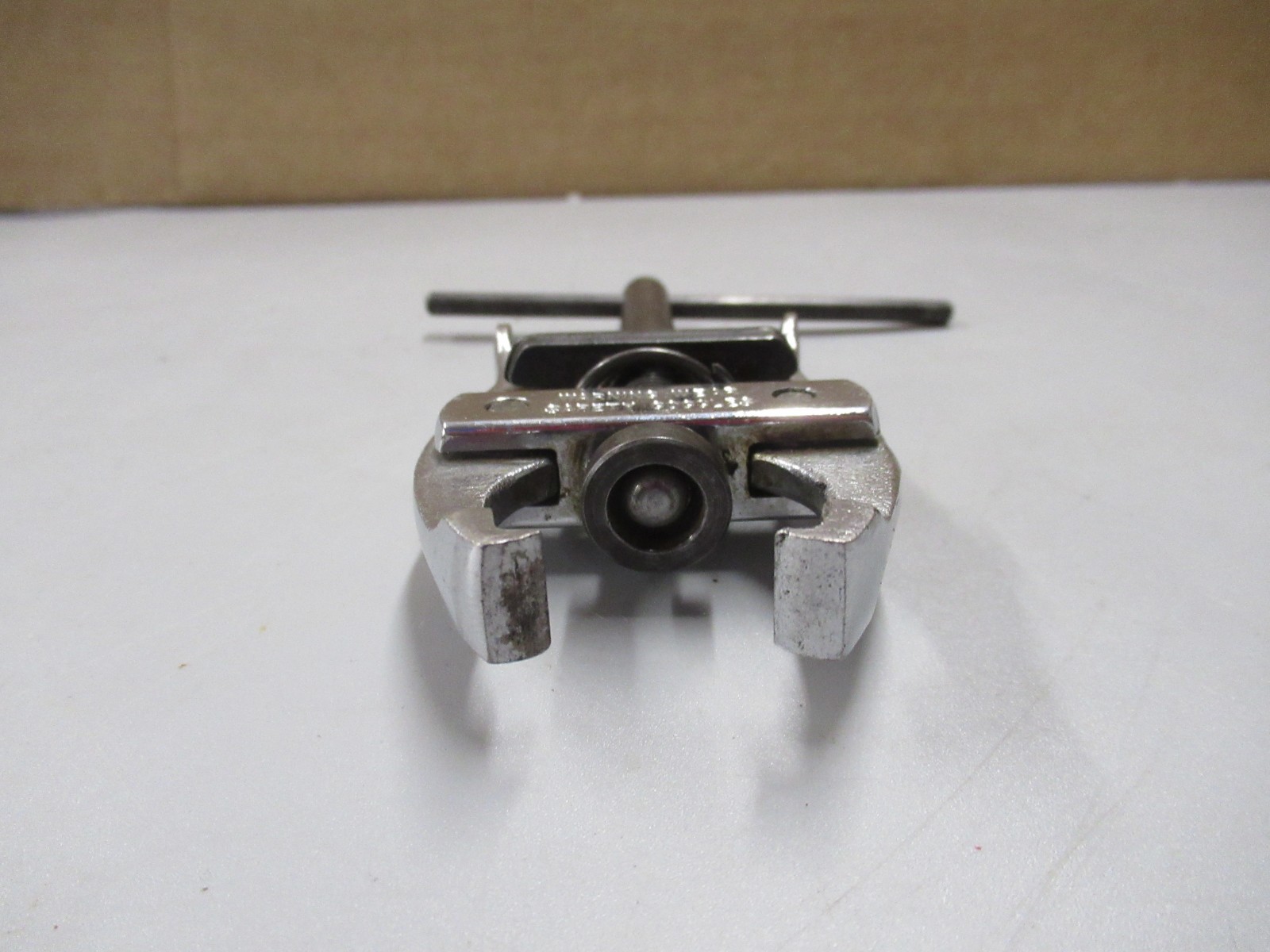 Snap-on Tools USA CJ92 USA Post Battery Terminal Small Bearing Puller M0847