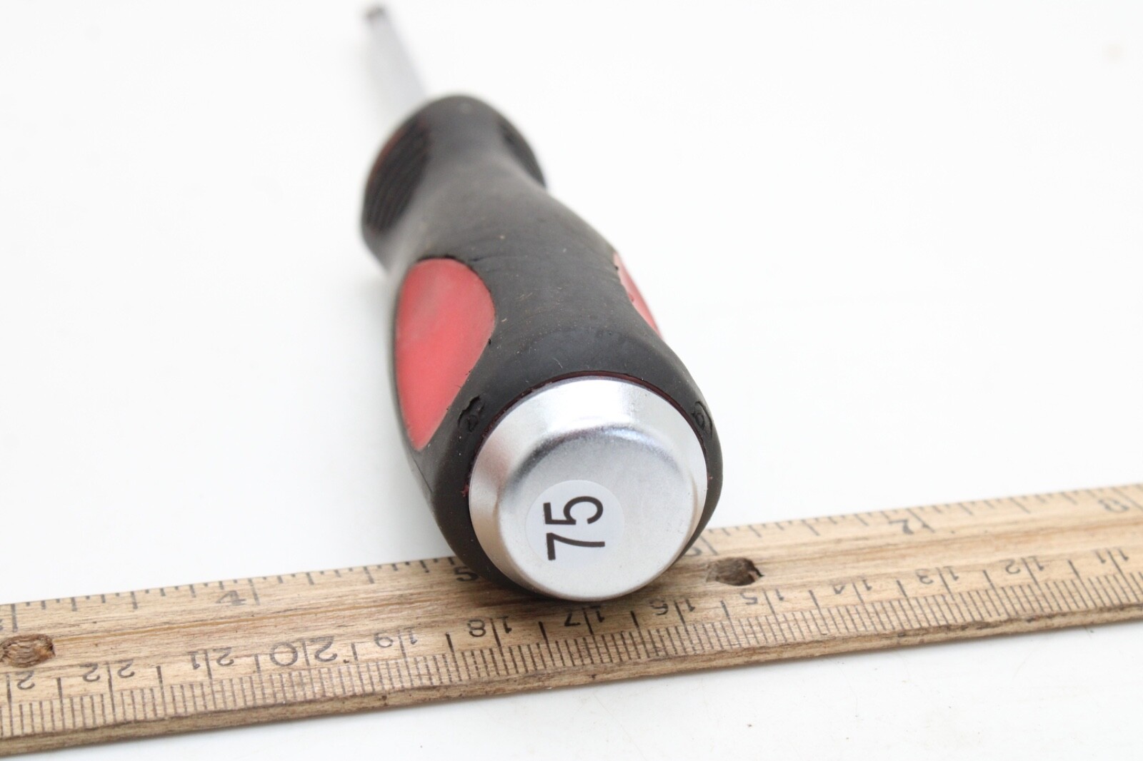 Unbranded #2 Phillips 4″ Shaft Red/Black Soft Grip Screwdriver