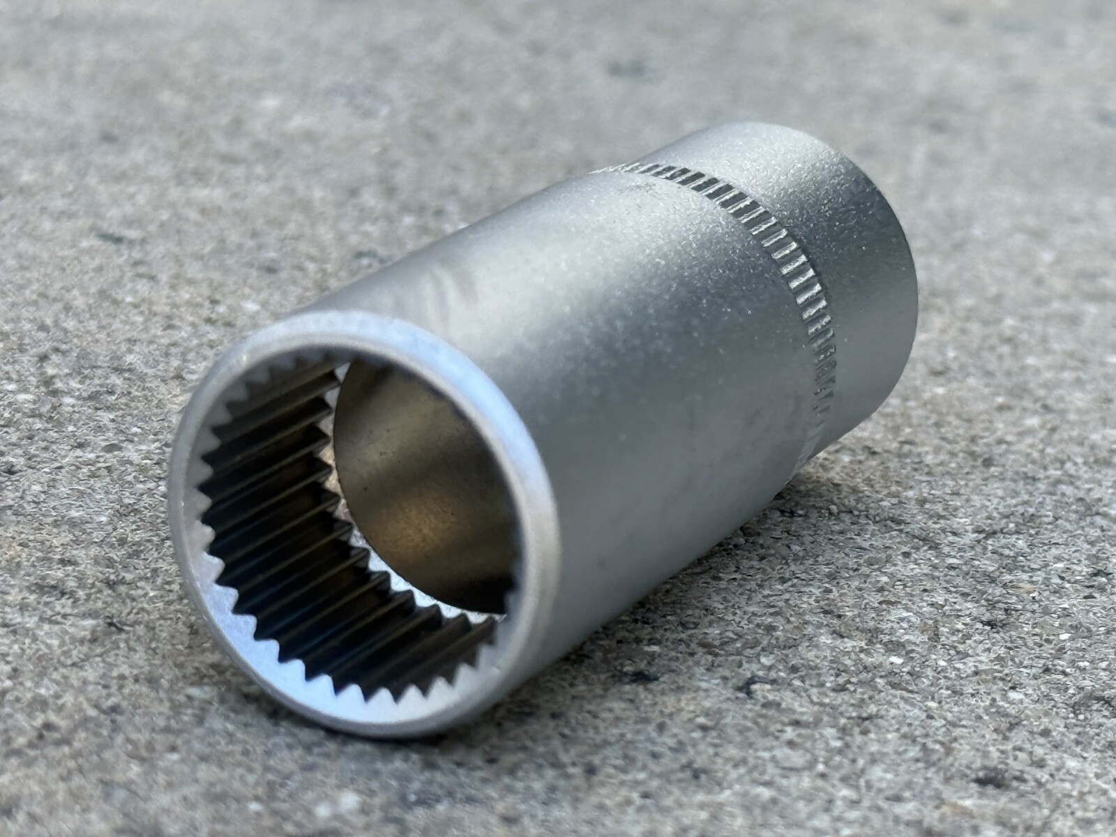 1/2″ Dr. 19mm 33pt. Spline Socket For Mercedes Benz Diesel Fuel Injection Pump