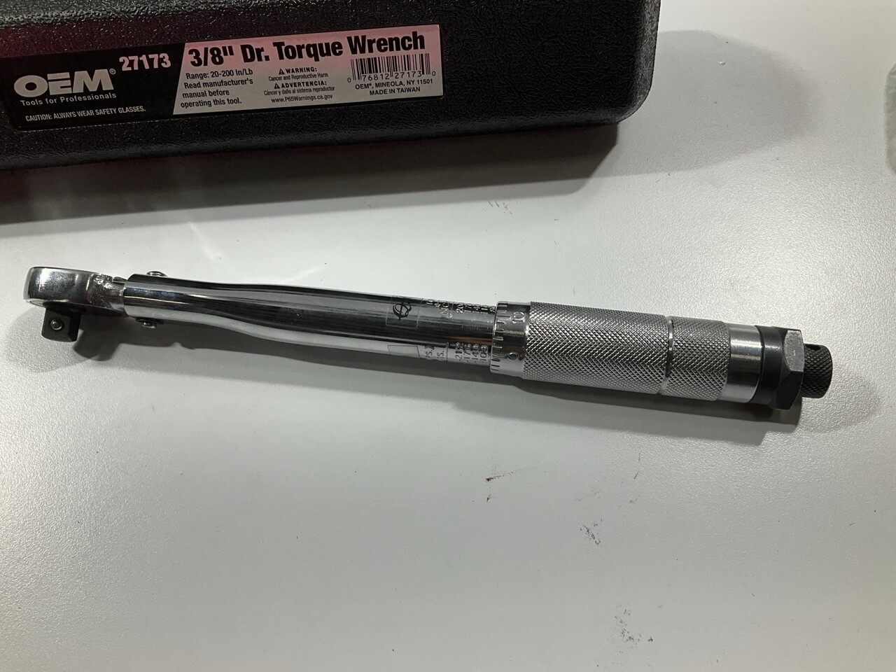 OEM Tools 27173 3/8″ Drive Click Style Torque Wrench 20-200 Inch/Lbs.