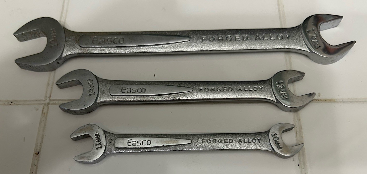 MIXED POUCH (6) METRIC OPEN END WRENCHES (6MM-19MM) EASCO, FULLER, MASTER MECH.