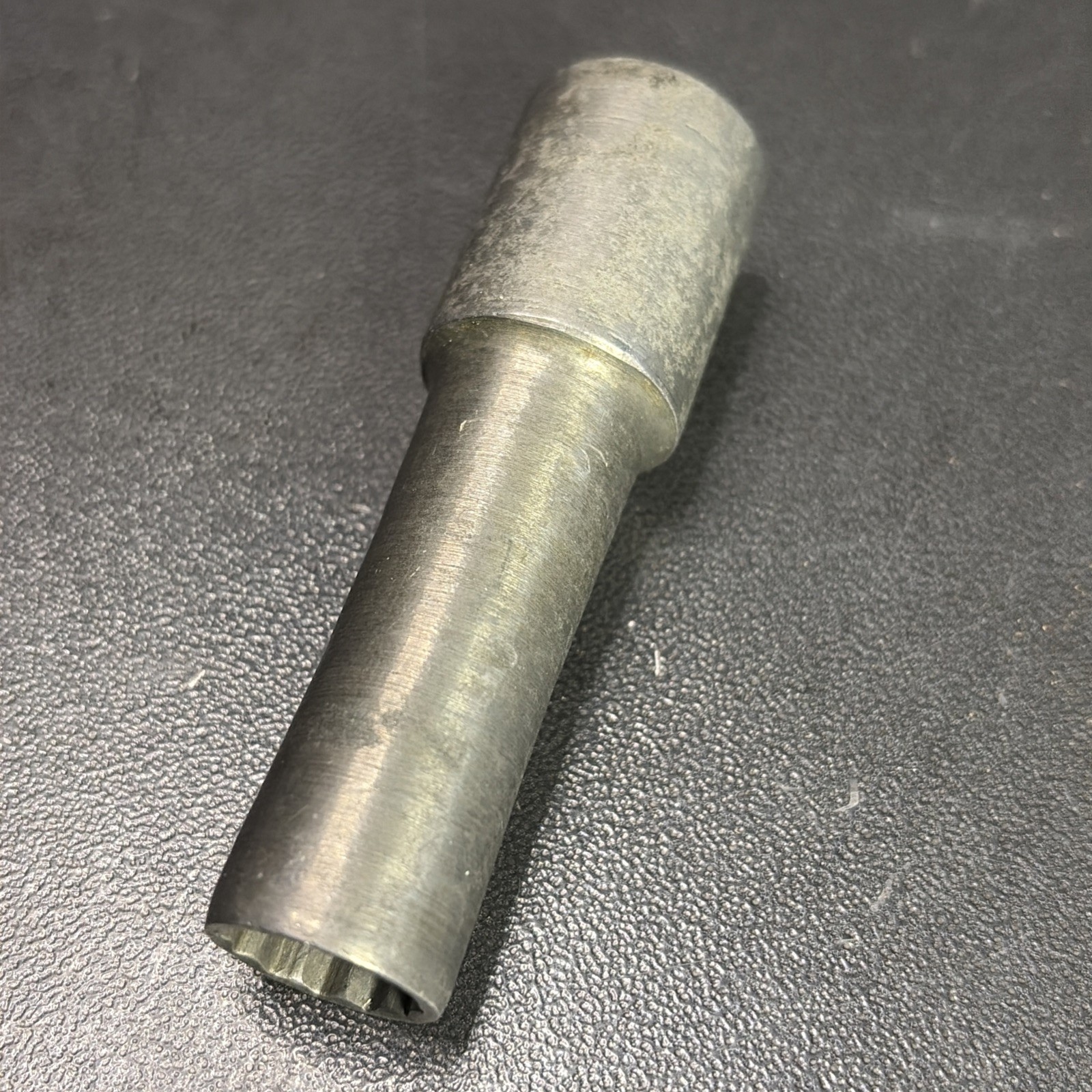 1930’s Thorsen 1-2 Deep Socket 1/2” Drive 12 Point Circle TT Logo