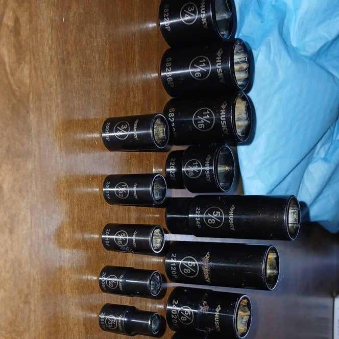HUSKY Standard Size Impact Black Oxide Assortment Of Nineteen Sockets