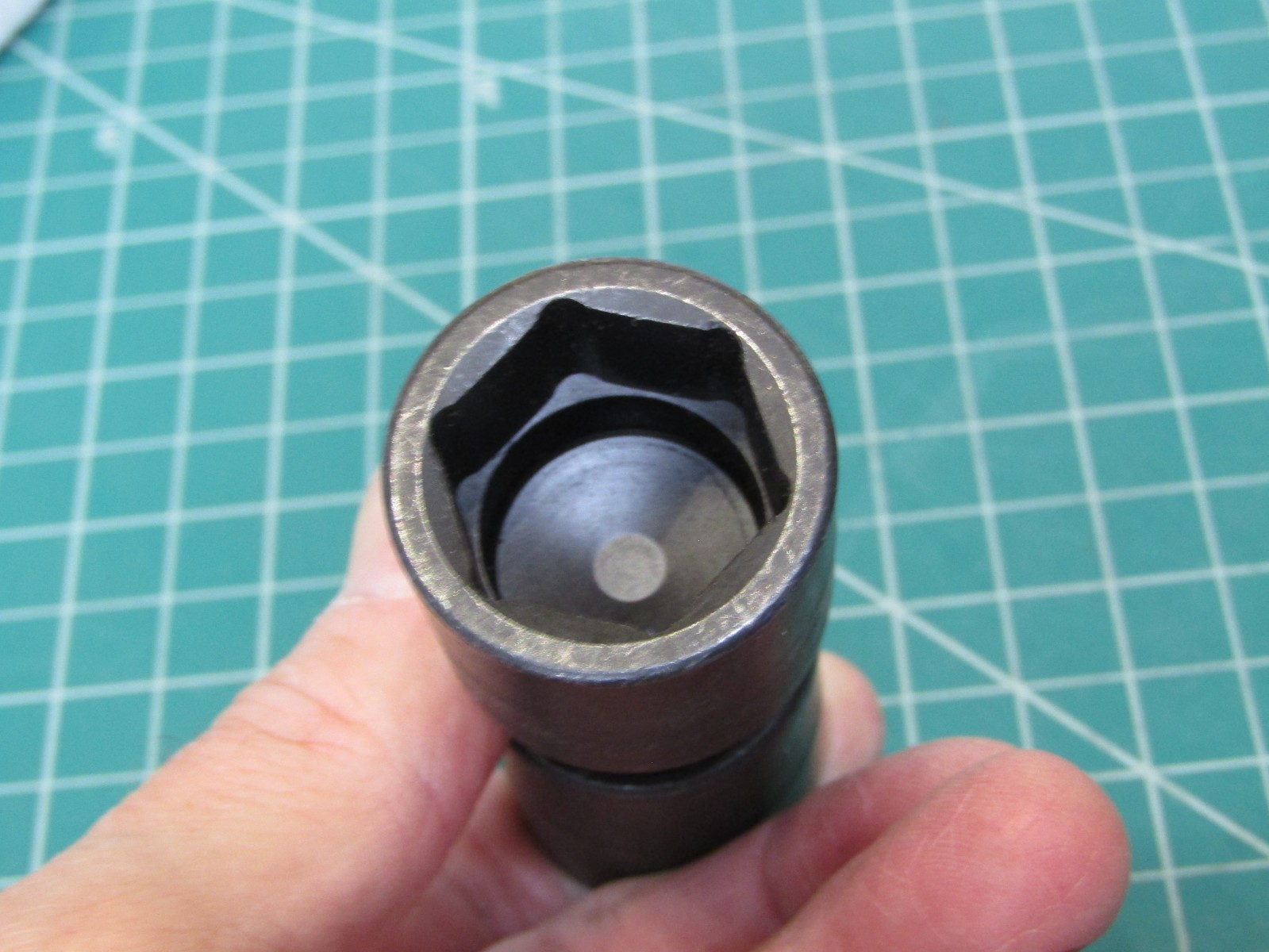 1 – Snap-on Tools IPL28C 1/2″ Drive 7/8″ SAE 6pt Impact Swivel Socket USA. NEW