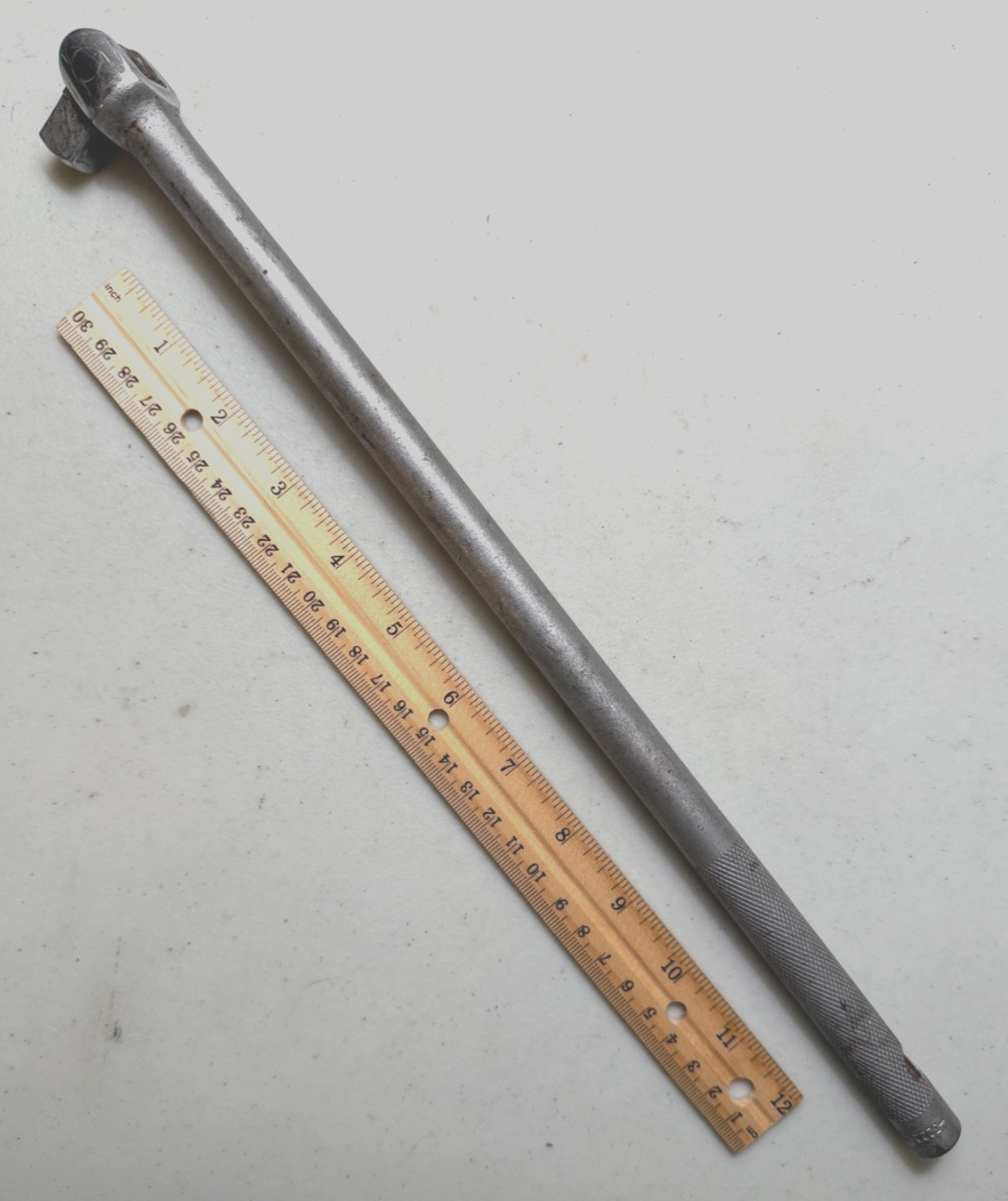 Vintage Indestro Super ,9 Sockets, 1/2″ Drive Ratchet & Breaker Bar, Good Cond