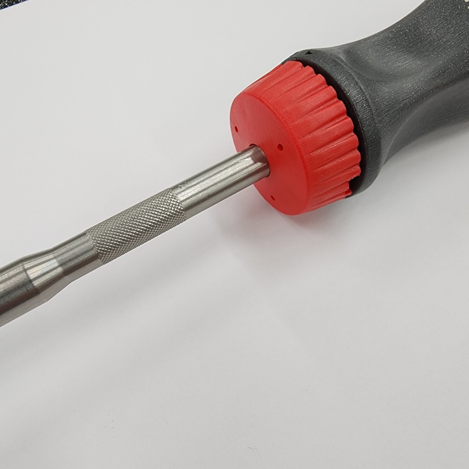 Snap-on Tools USA RARE DARK TITANIUM & RED Ratcheting Screwdriver SSDMR4BDT