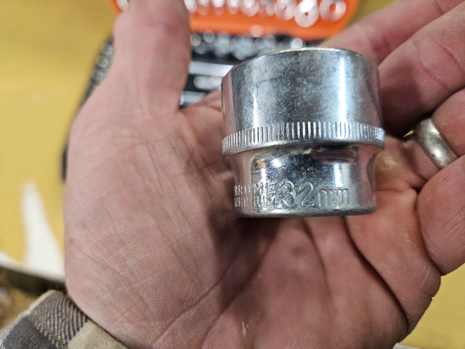 Mechanics tool kit. Socket Set, 1/2″ & 1/4″ Drive, Wrench Set Metric.