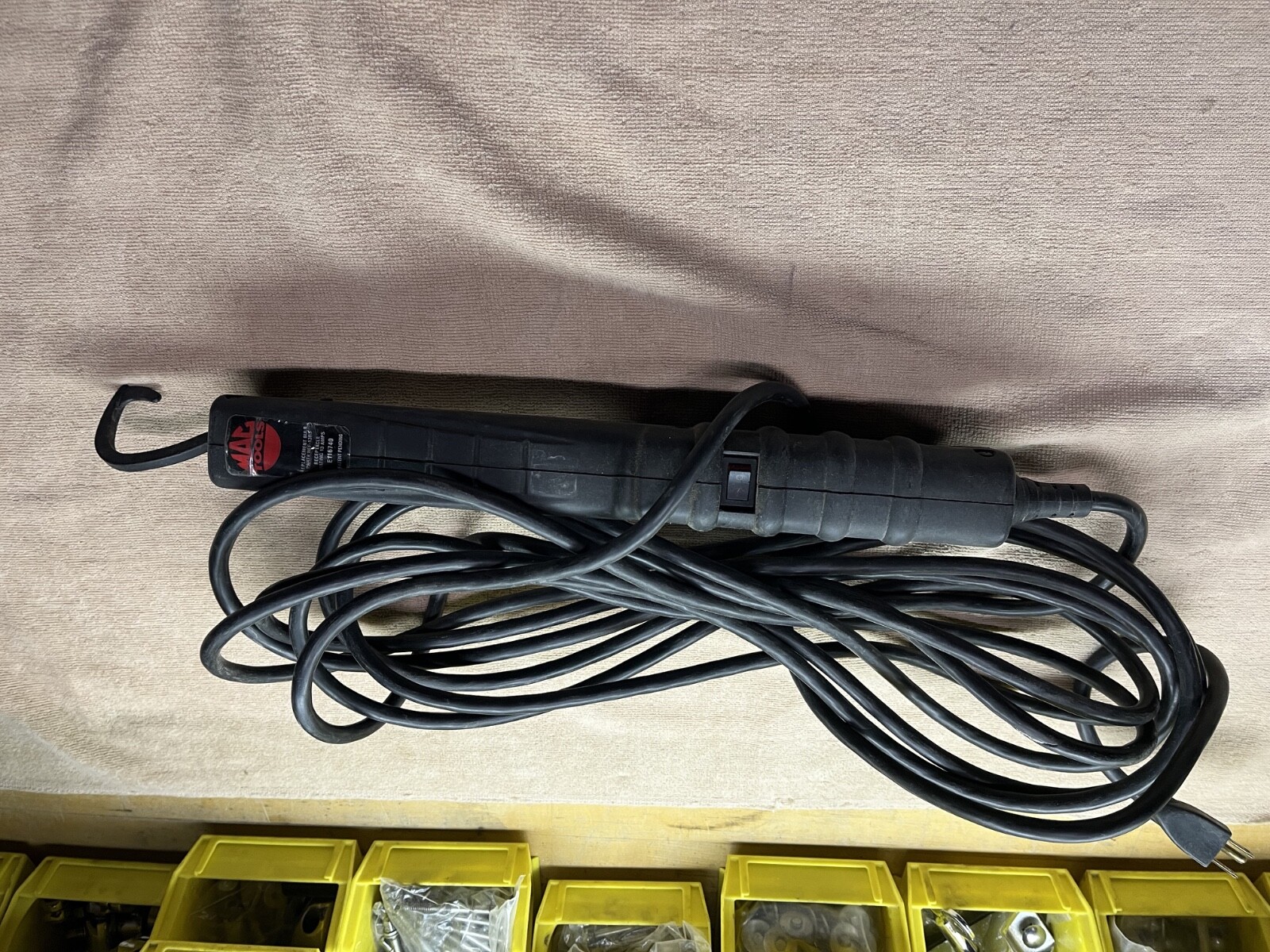 Mac Tools automotive work shop light for cars/trucks/motorcycle etc. great cond.