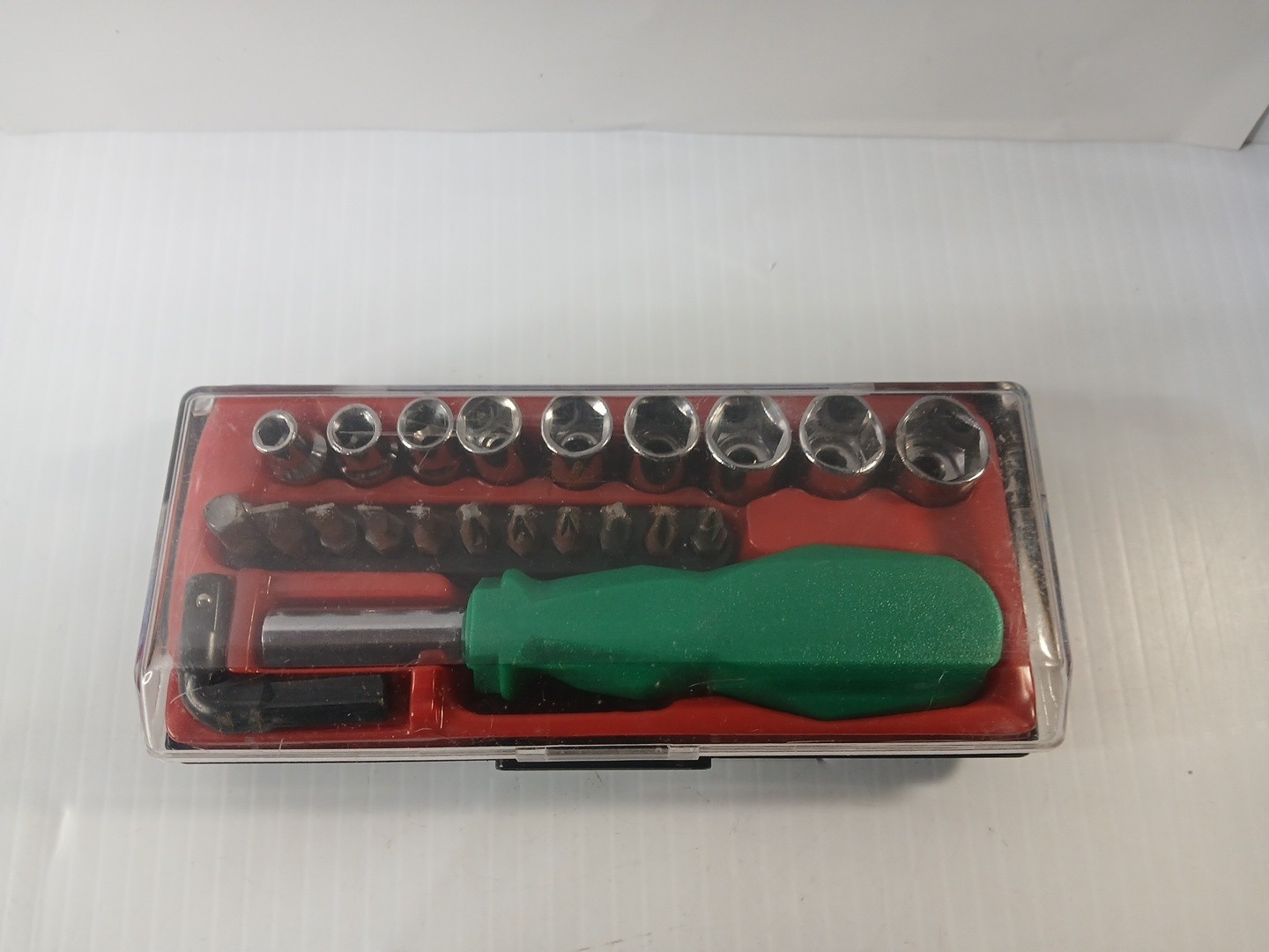 22 Piece Set Tools Socket, Multiple Bits With Attachment Handle Pre-owned