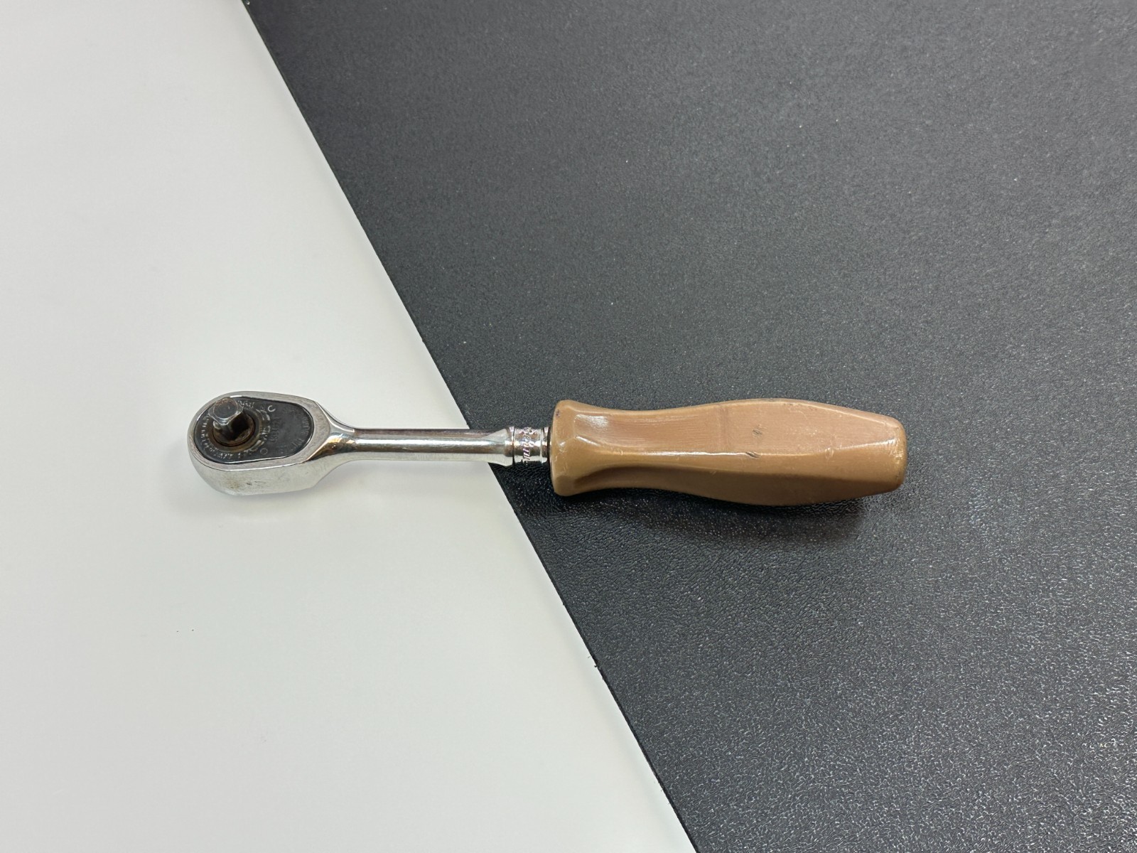 Snap-On Tools USA 1/4″ Drive BROWN Hard Handle Ratchet (Rare)