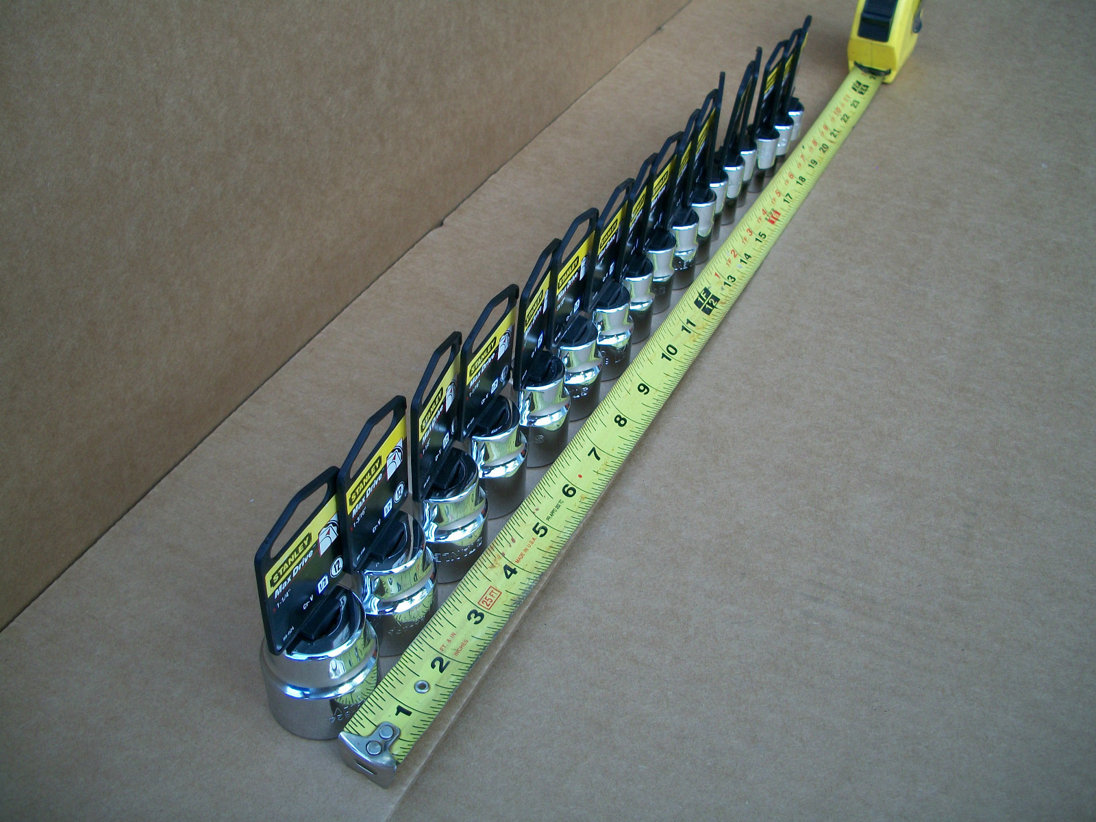 NEW STANLEY 1/2 in Drive sockets 17 pieces SAE 12 POINT SOCKETS