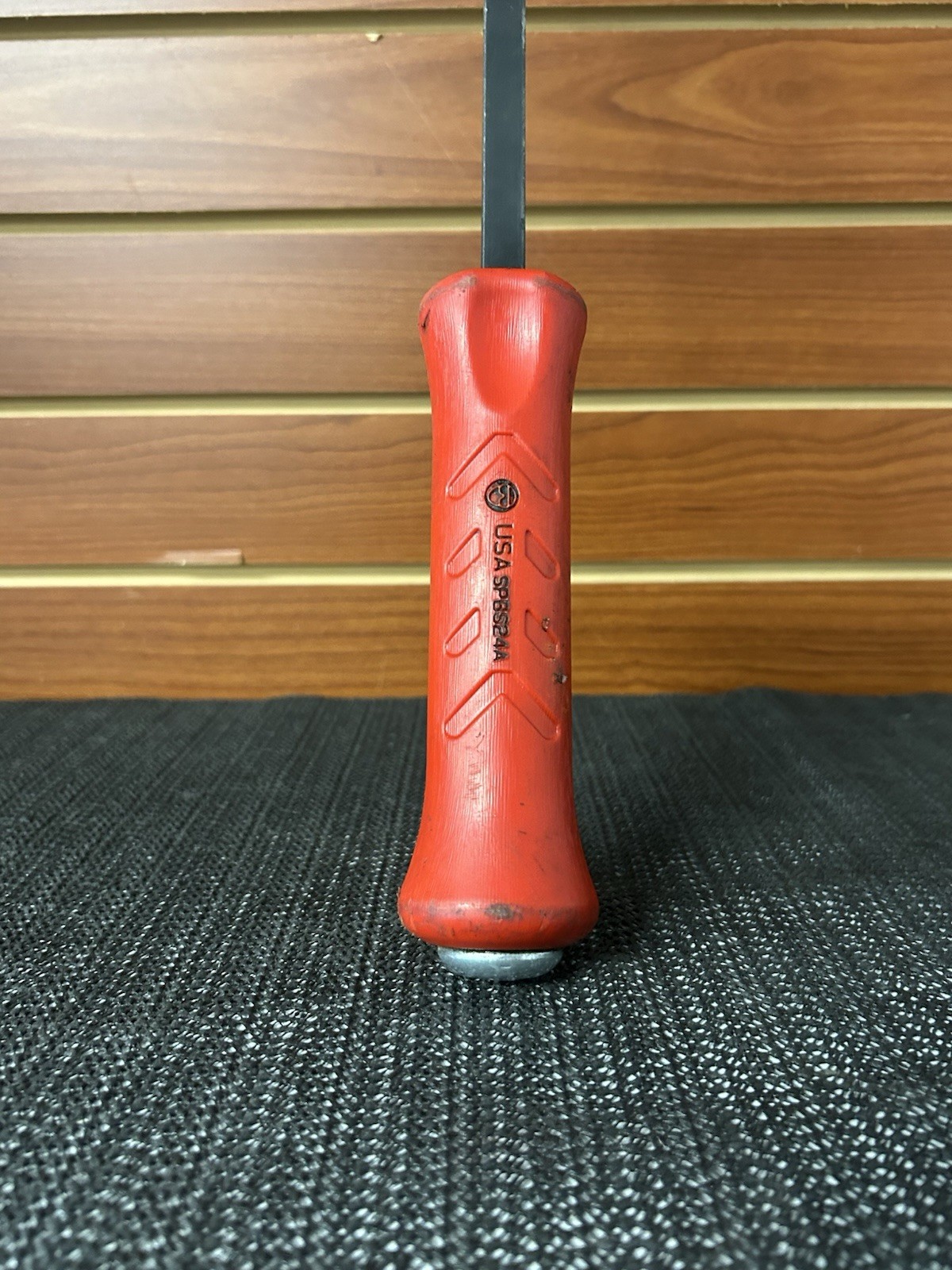 Snap-On Tools USA SPBS24A Red Hard Handle 24″ Inch Striking Pry Bar