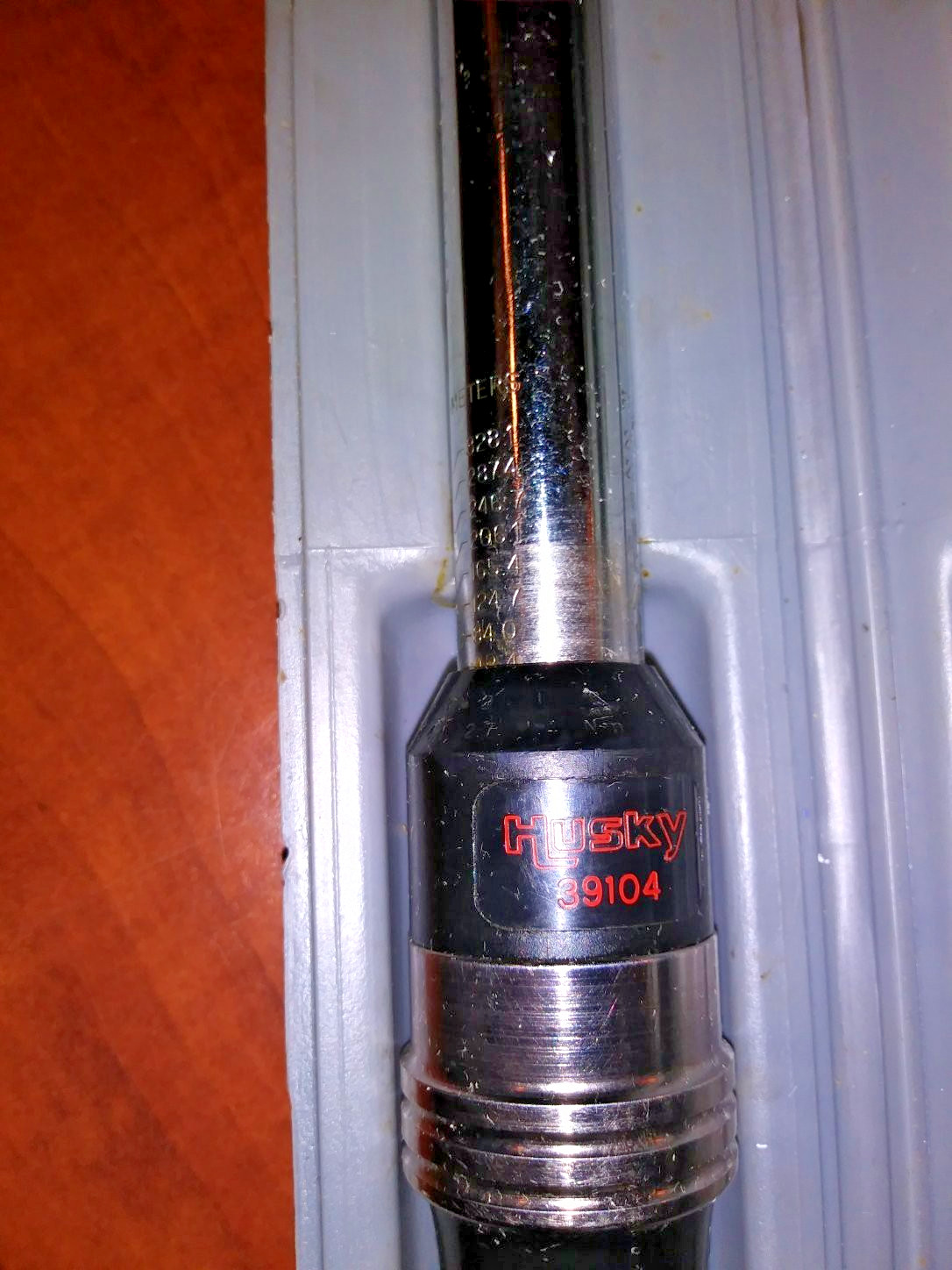 HUSKY PRO SERIES 1/2 DRIVE RATCHETING CLICK TYPE 20-250FT LBS. TORQUE REVERSIBLE