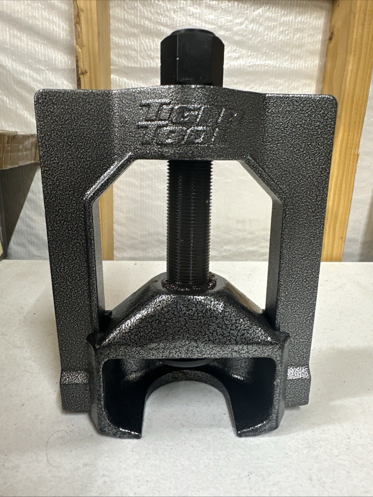 TIGER TOOL Heavy Duty U-Joint Puller 10102*