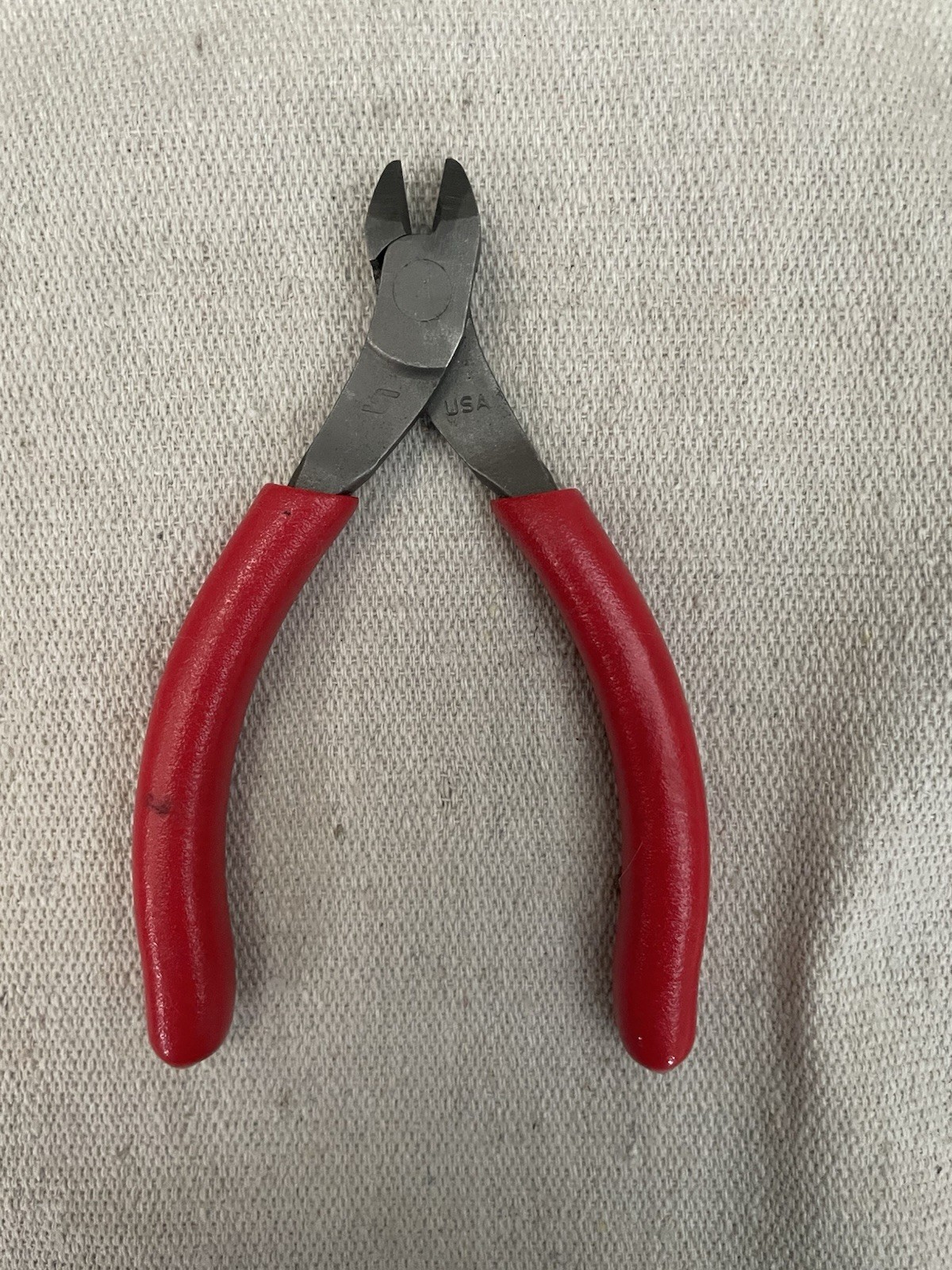 Snap-on Tools USA RED Soft Grip 4″ Diagonal Cutter Pliers 84CF
