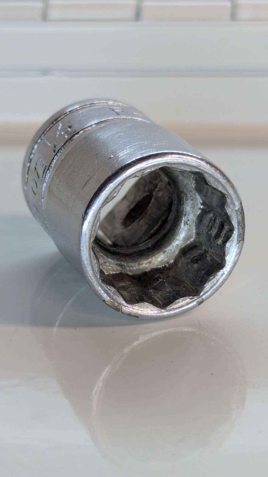 Snap-on F161 3/8″ Drive 1/2″ SAE 12-Point Flank Drive Shallow Chrome Socket USA