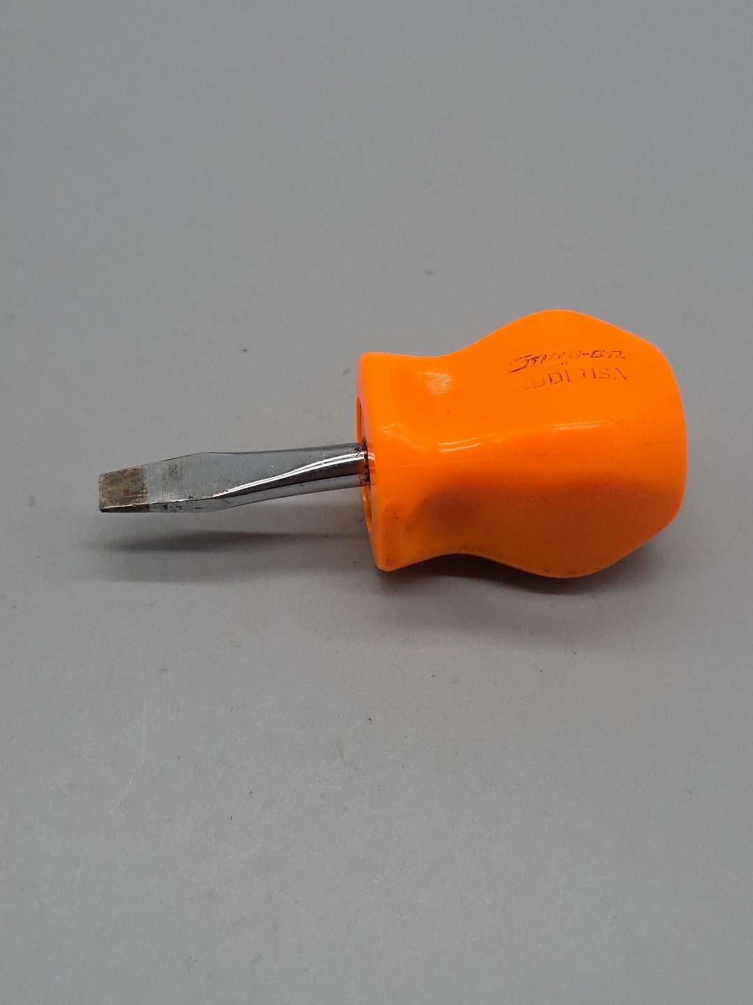 Snap-On Tools 1/4″ Slotted / Flat Tip Stubby Orang Hard Handle Screwdriver SDD1