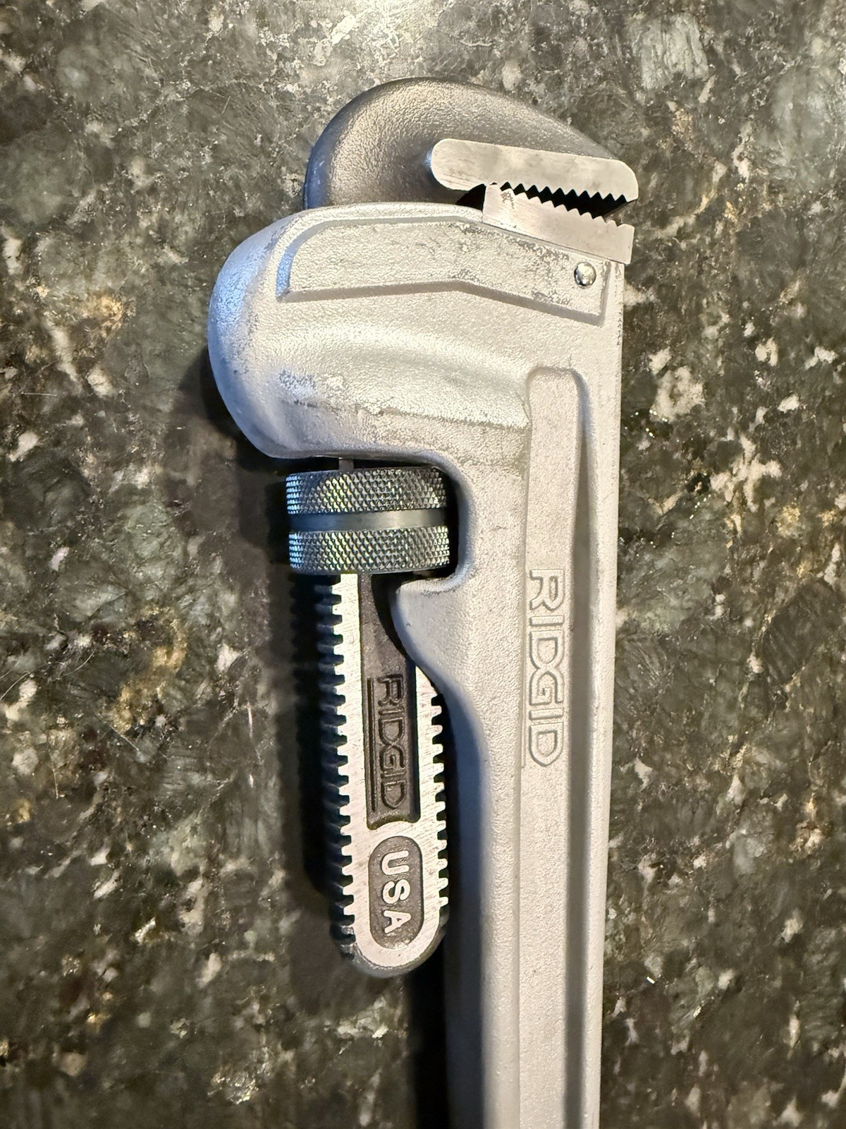 RIDGID 31105 Model 824 Aluminum Straight Pipe Wrench 24-inch Plumbing Wrench USA