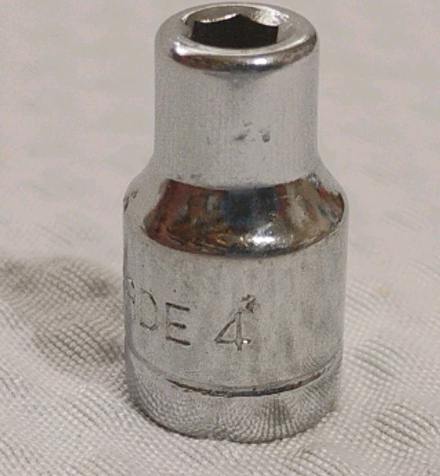 ALLTRADE Sockets Mix Metric And SAE 12 And 6 Point 1/2″ And 3/8″ Drive Set Of 11