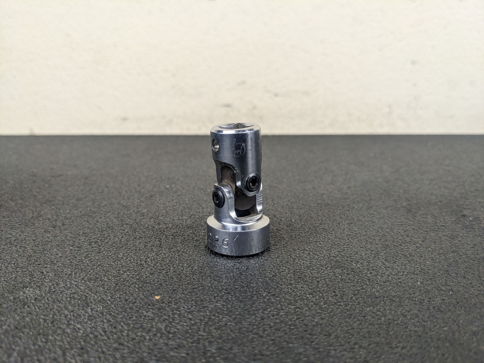 #al021 MAC Tools 3/8″ Drive 11/16″ Swivel Socket 6 Point XU226