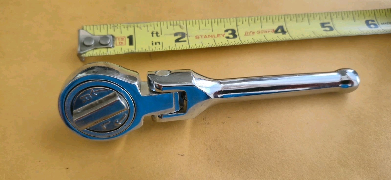 Stubby Flex-Head 3/8″ Drive Ratchet. UNUSED? Unmarked. 5″ Long
