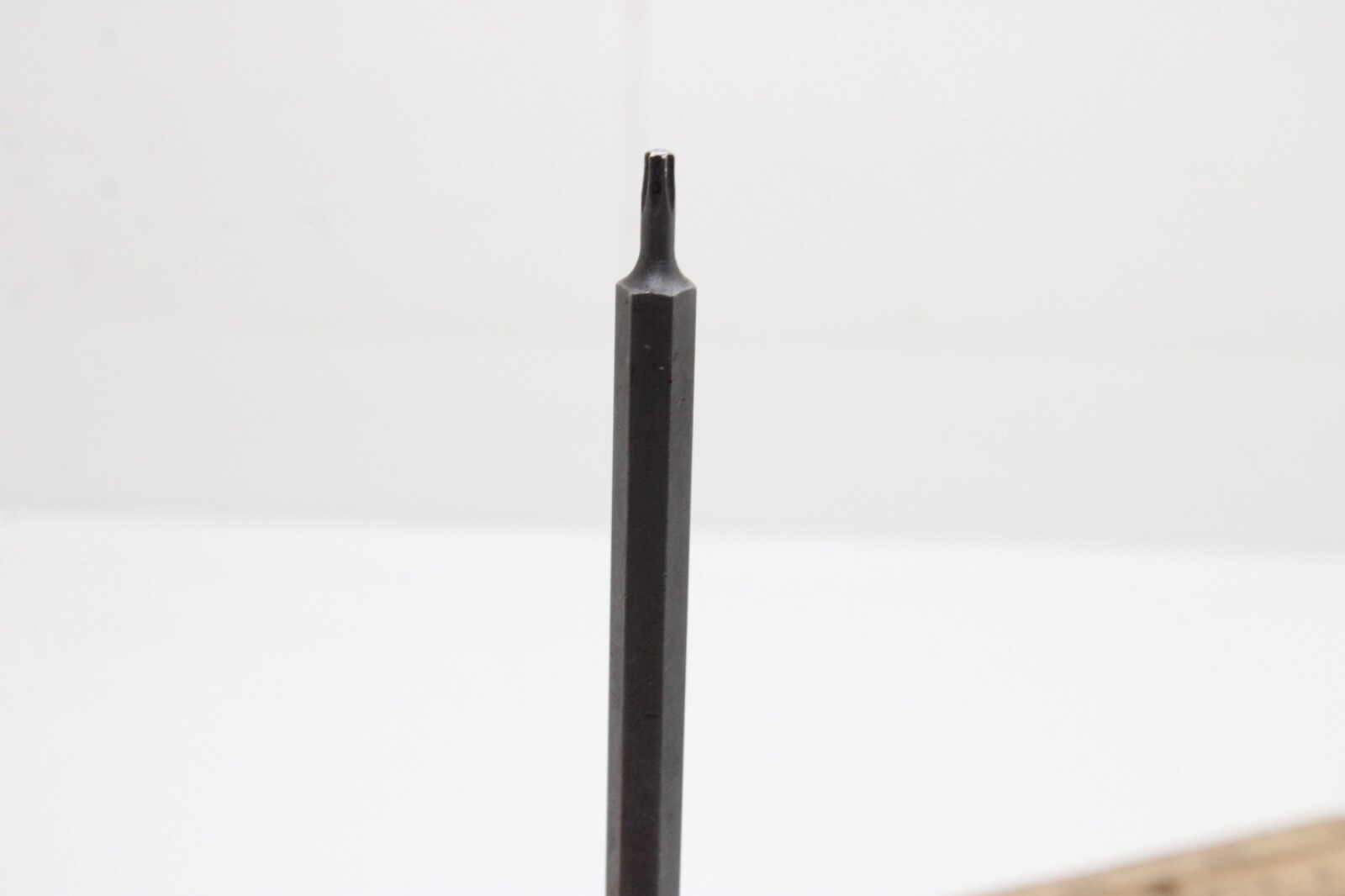 Gearwrench 82511 T10 1/4″ Drive Long Torx Bit Socket