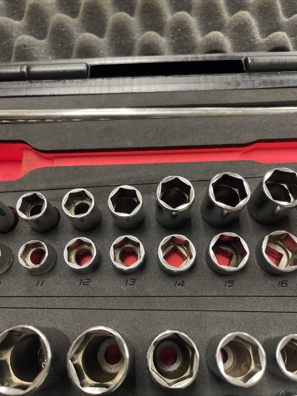 Snap On 51 pc 3/8″ Dr. 6 Pt. Metric SAE General Service Set 251FSMBFR No Ratchet