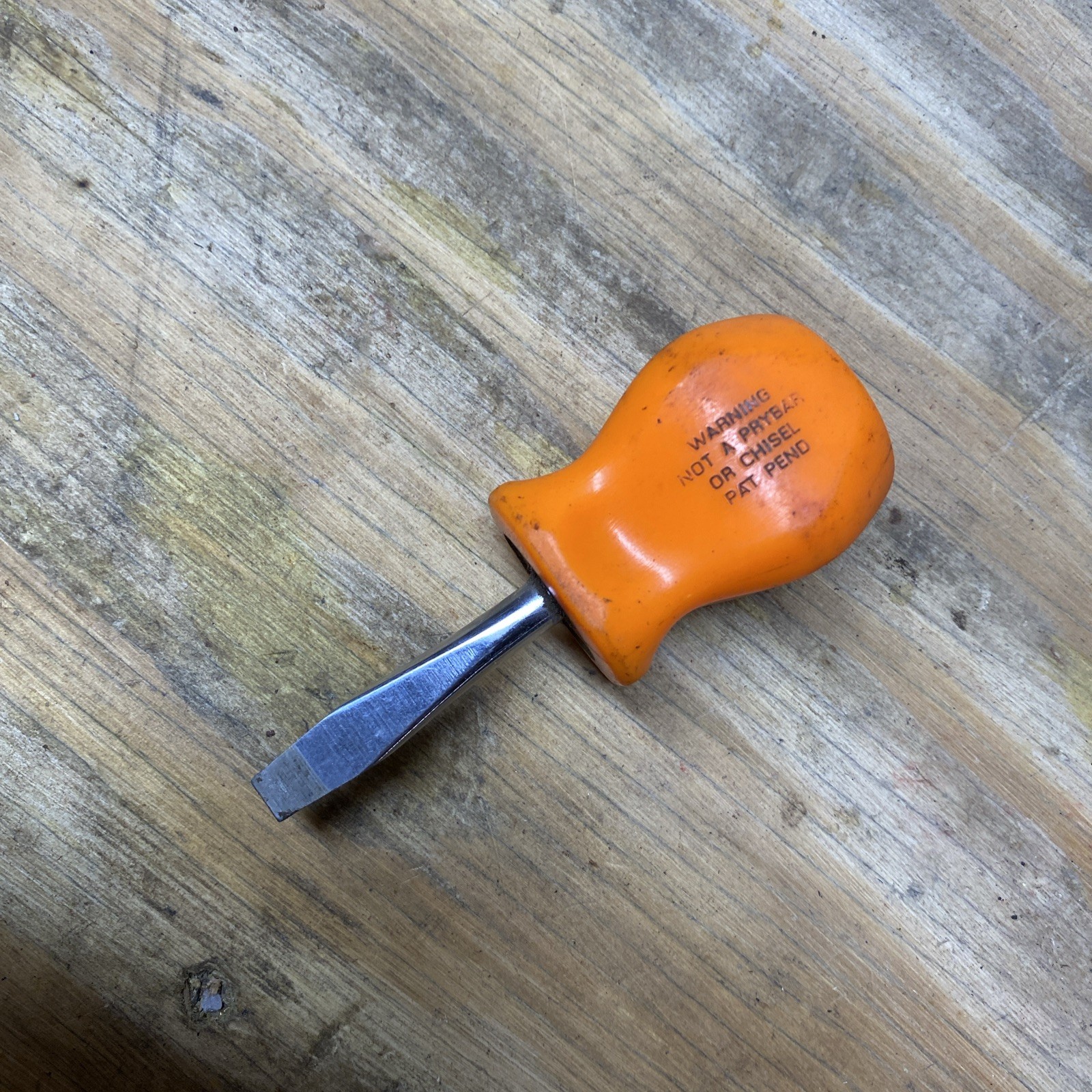 Snap On Tools Vintage Screwdriver SDD1 Orange Hard Handle Stubby Short Flat Head