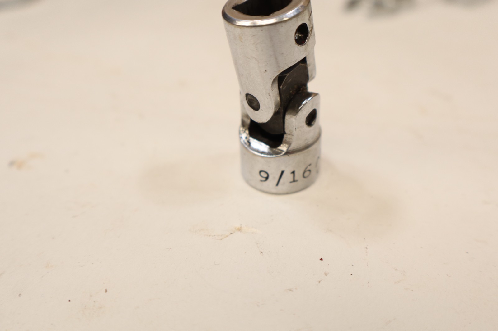 MAC Tools XU186 Swivel Socket 6 Point – 3/8″ Drive 9/16″ Shallow