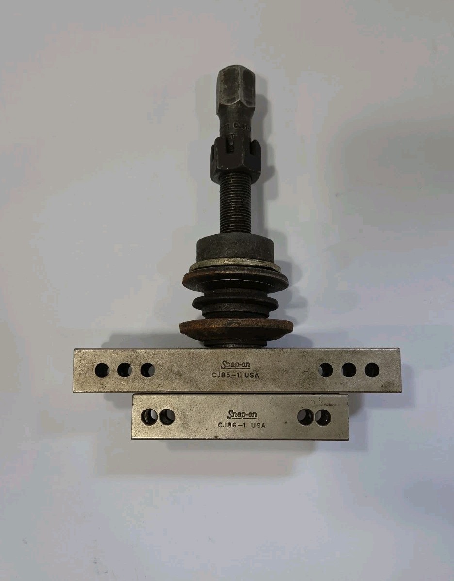 Snap-on CJ85-1 and CJ86-1 16 Piece Gear Puller USA