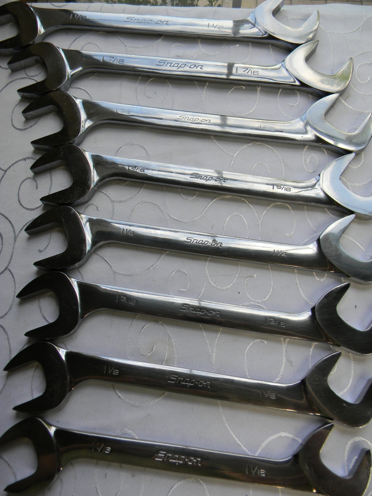 SNAP-ON 8PC SAE FOUR-WAY ANGLE HEAD OPEN-END WRENCH SET 1-1/16-1-1/2″ VS24-VS48B