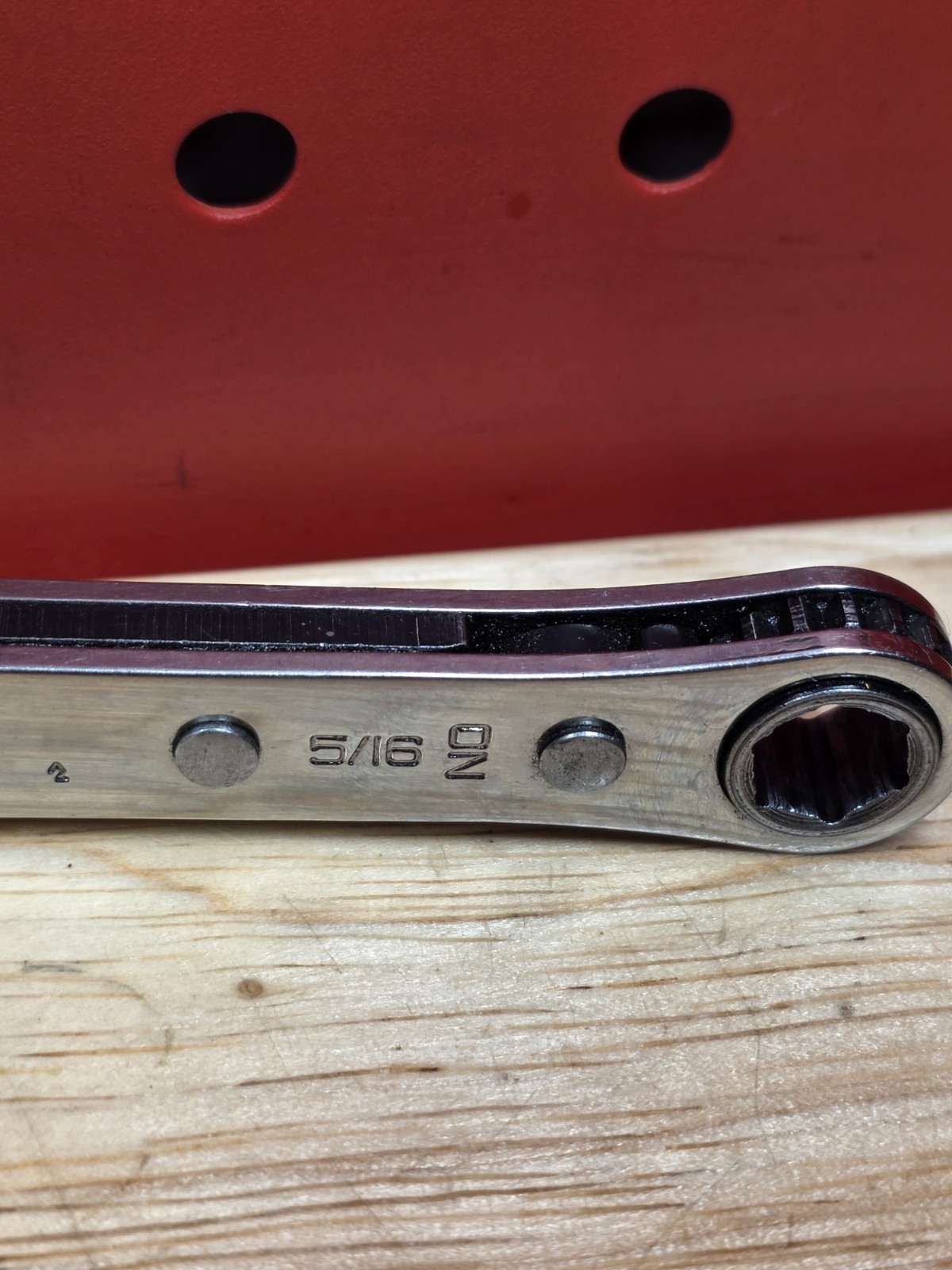 Snap-on Tools R810SA 6-Point SAE 1/4″ X 5/16″ Ratcheting Box Wrench USA
