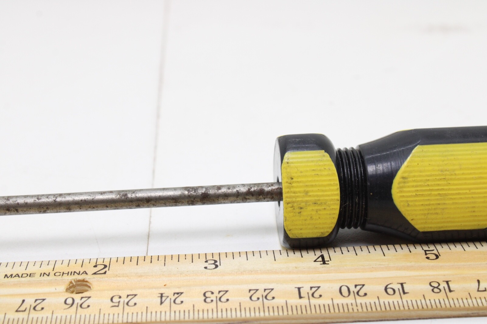 Popular Mechanics 33396 T25 Torx 3-1/2″ Shaft Yellow/Black Handle USA