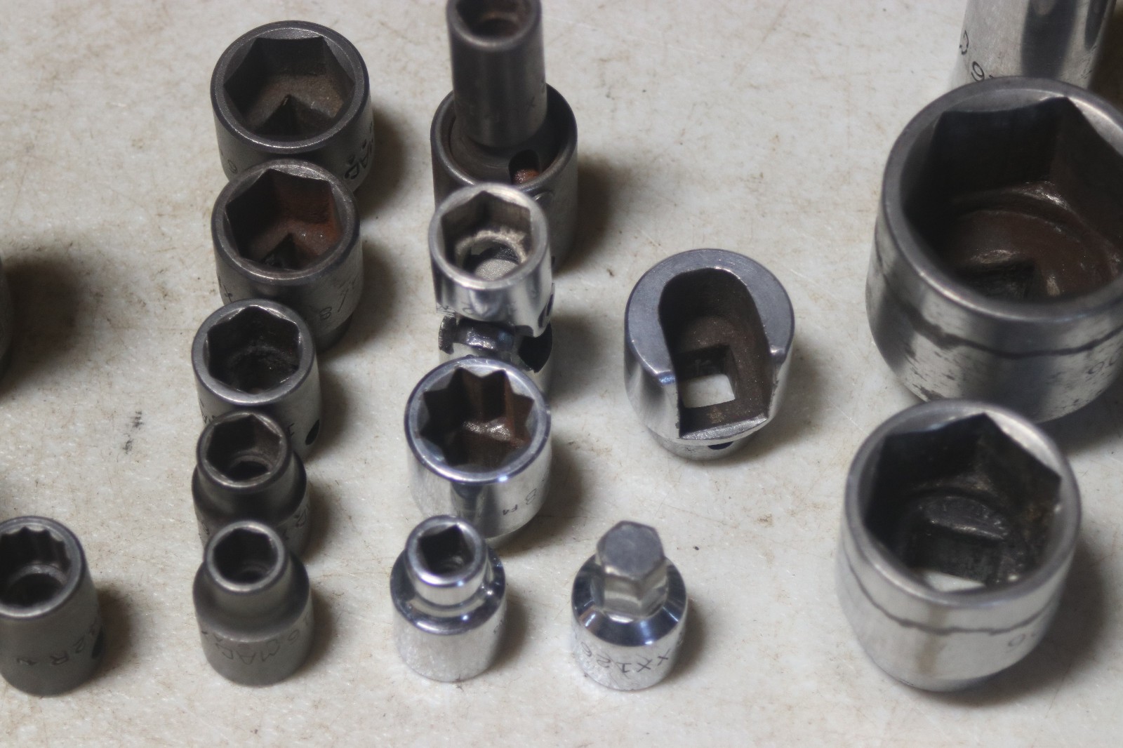 Lot of 50 MAC Tools 3/8 & 1/2 Inch Drive Sockets ALL Different SAE & Metric
