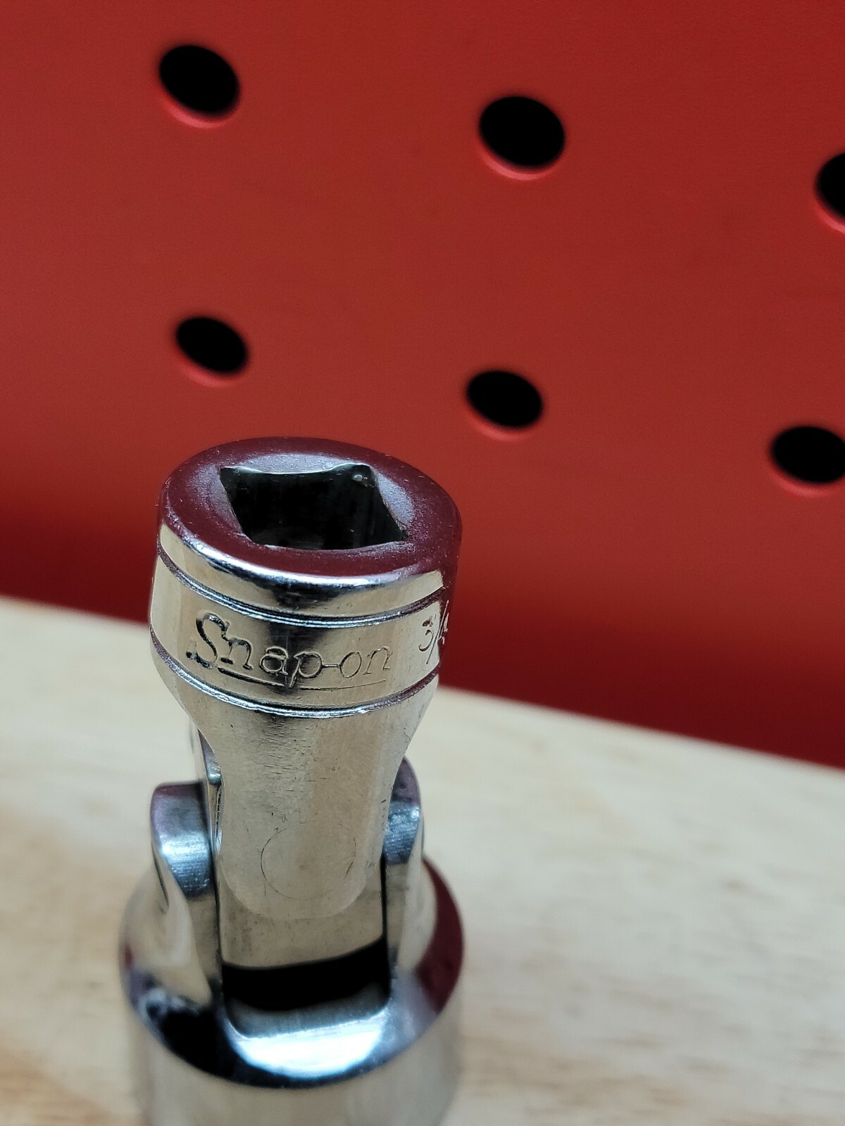 Snap-on Tools FS24 3/4″ 6 Point 3/8″ Drive Swivel Universal Flex Shallow Socket