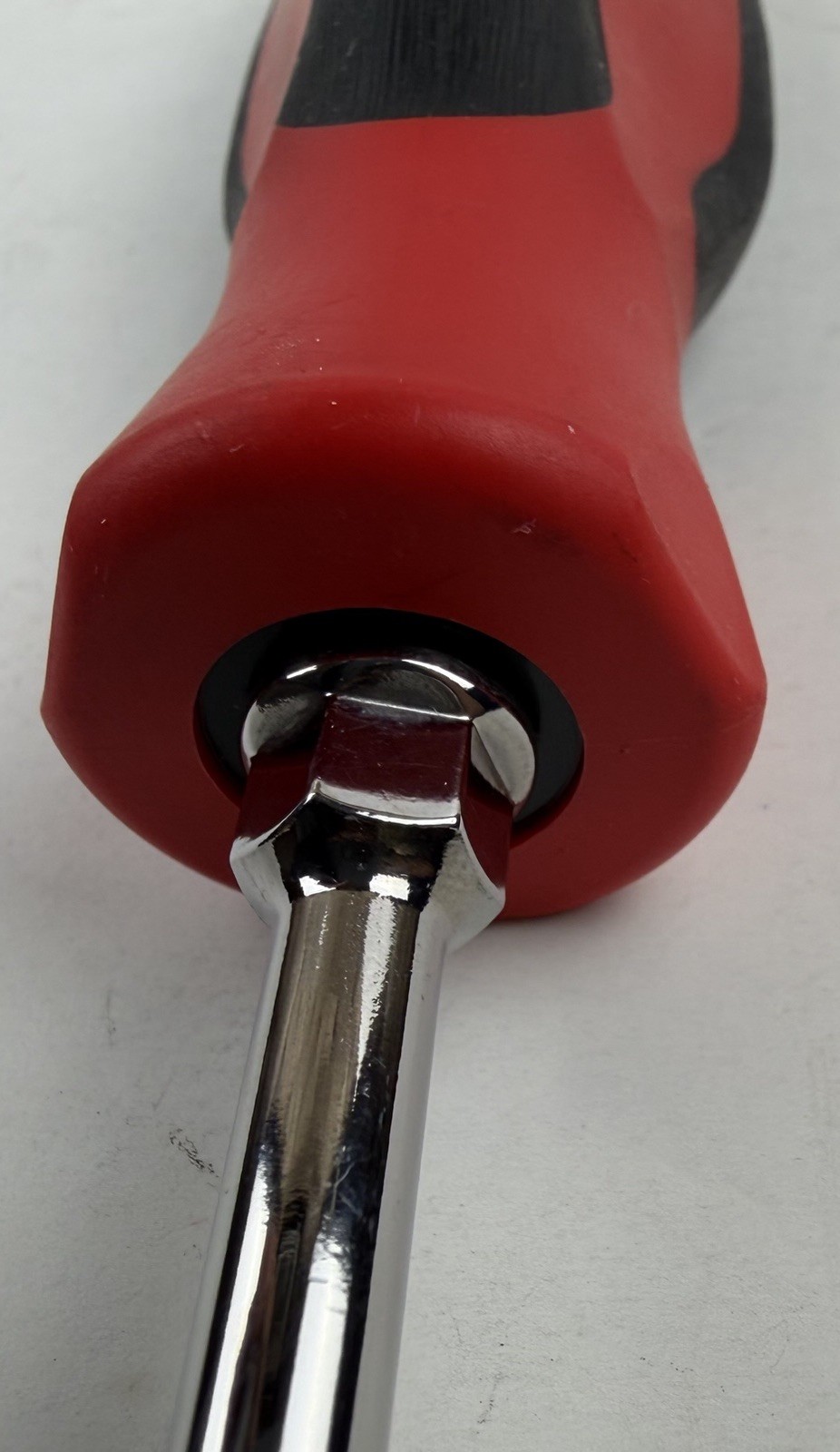 Snap-on T30 Torx Red Instinct Soft Grip 8-7/8″ Long Screwdriver SGDTX430B Red
