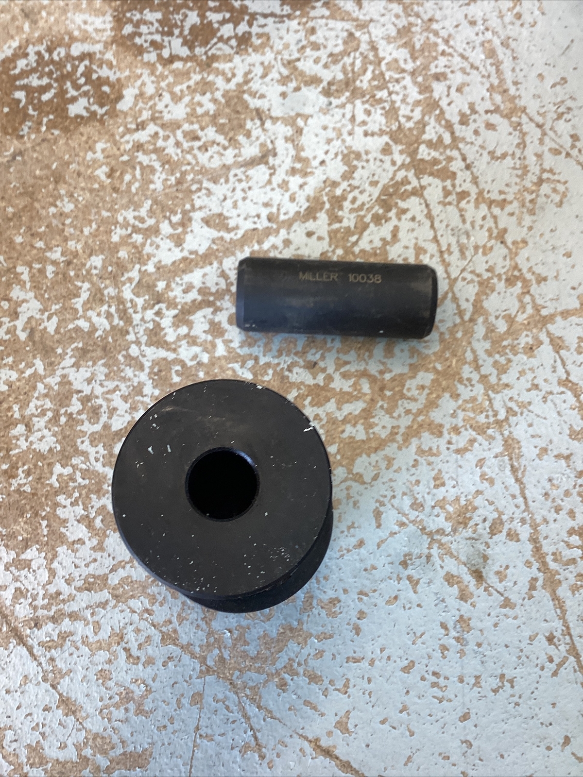MILLER TOOL 10036 & 10038 BEARING CUP INSTALLER & END PLAY PLUG SET