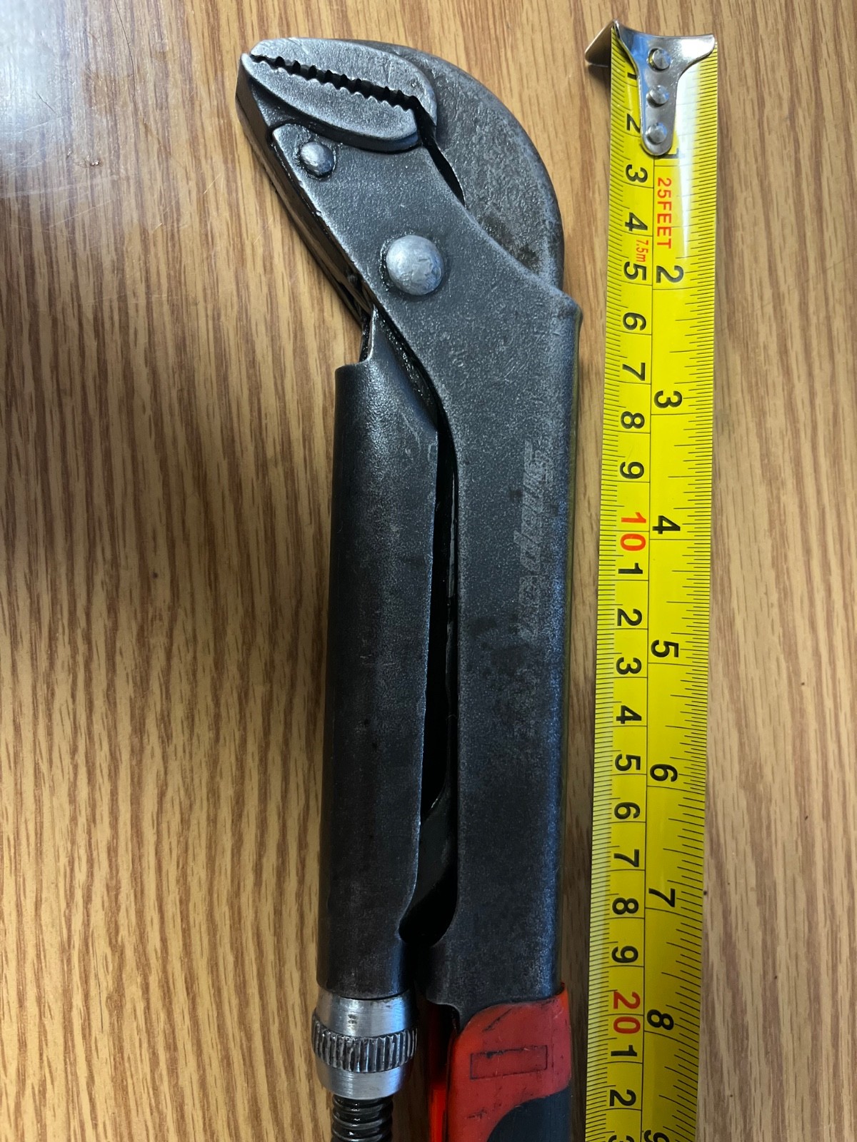 SNAP ON – PWZ2 – 17″ ADJUSTABLE PLIER/WRENCH WITH RED AND BLACK HANDLE – LOC#186