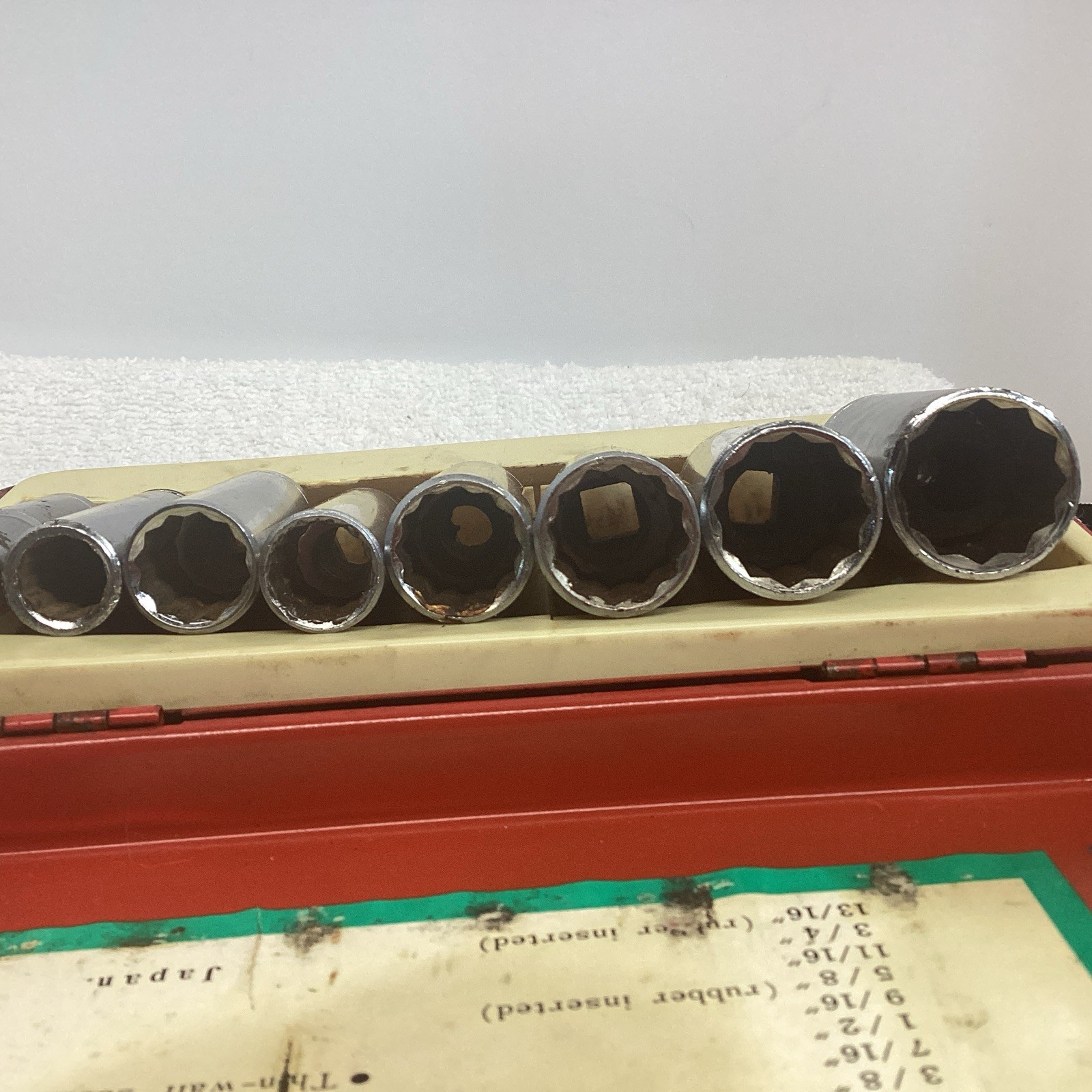Vintage 8 Piece 3/8″ Square Drive Deep 12Point SAE Socket Set Made In Japan TIN
