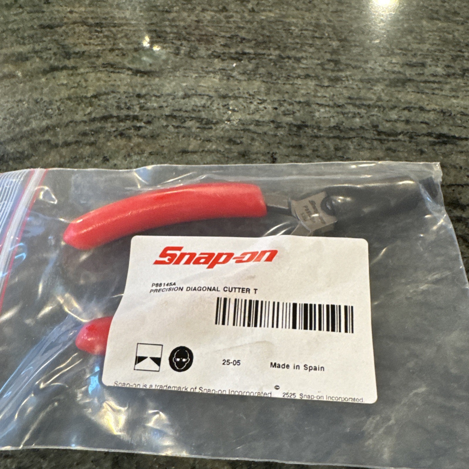 Snap On P88145a P series cutting pliers new in original packaging in red